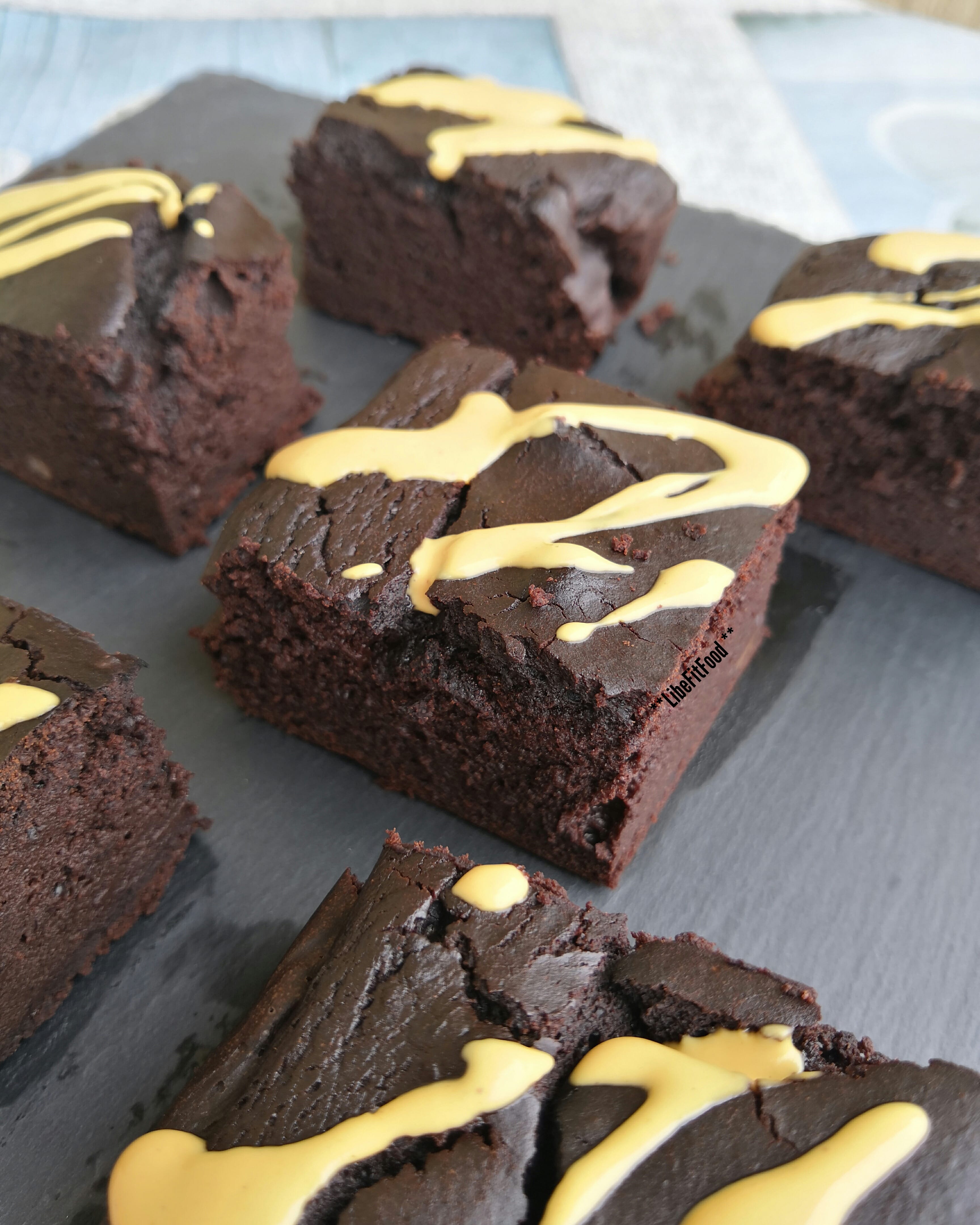 BROWNIE SENZA FARINA CON FAGIOLI NERI di Liberata Gallo